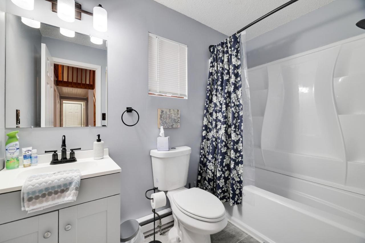 Premier Cozy Cabin - Free Amenities & Comm Indoor Pools Bushkill Bagian luar foto