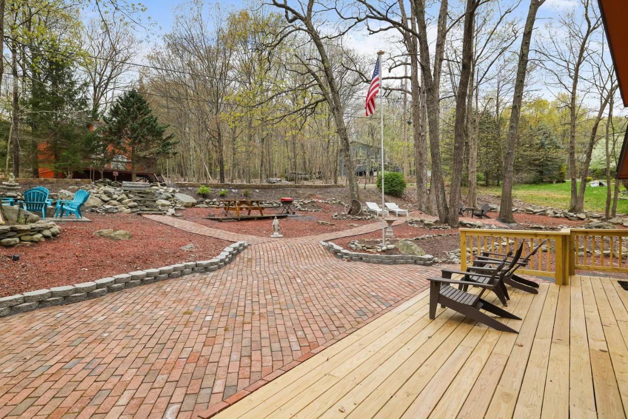 Premier Cozy Cabin - Free Amenities & Comm Indoor Pools Bushkill Bagian luar foto