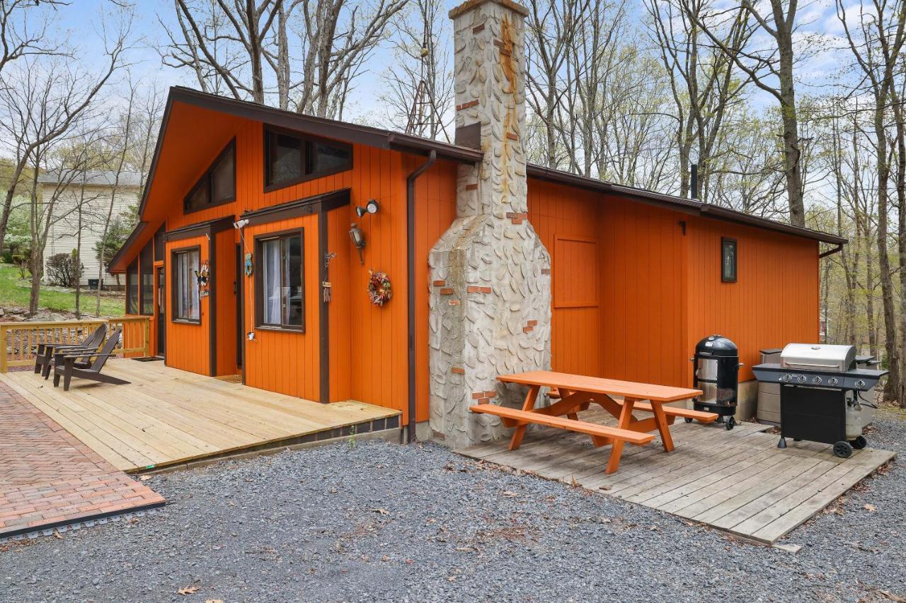 Premier Cozy Cabin - Free Amenities & Comm Indoor Pools Bushkill Bagian luar foto