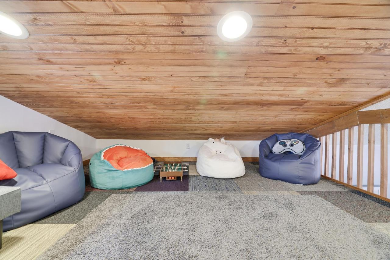 Premier Cozy Cabin - Free Amenities & Comm Indoor Pools Bushkill Bagian luar foto