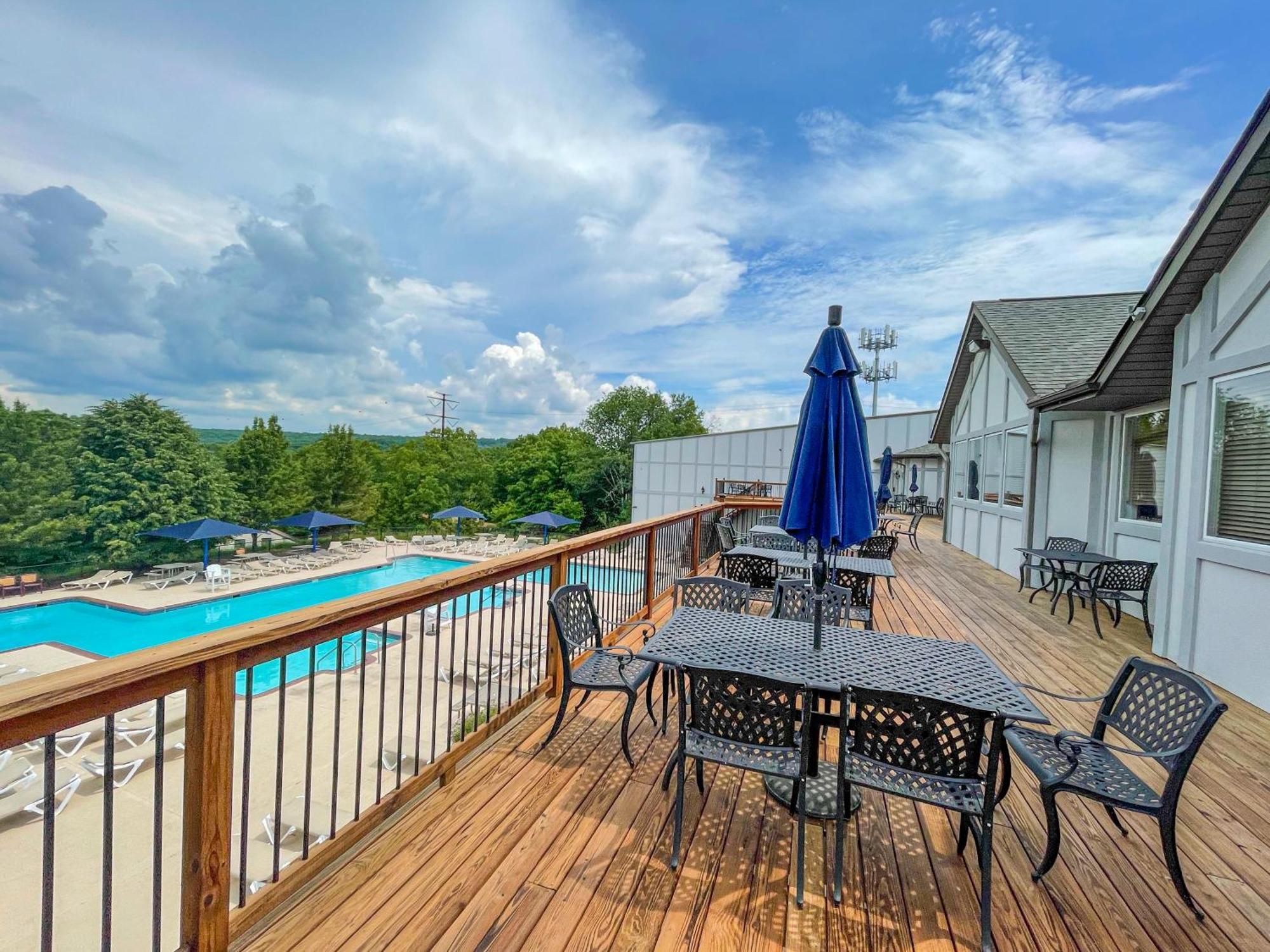 Premier Cozy Cabin - Free Amenities & Comm Indoor Pools Bushkill Bagian luar foto